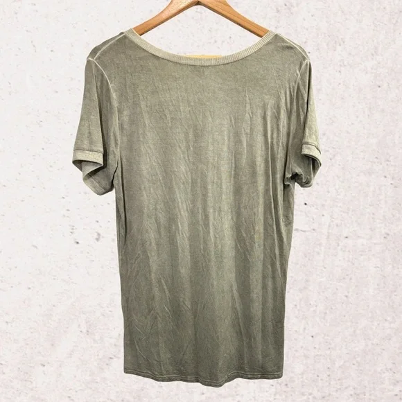 bundle 3 or more POL Green Fitted Ribbed Short Sleeve Tee - Picture 2 of 4